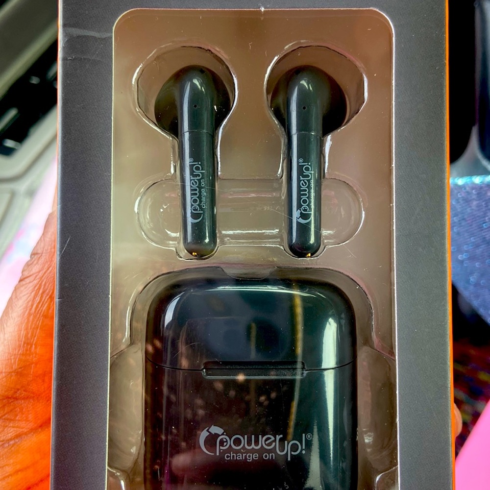 Power Up! Air Bass Wireless Earbuds & Charging Case pack of (2) (TDW021473)